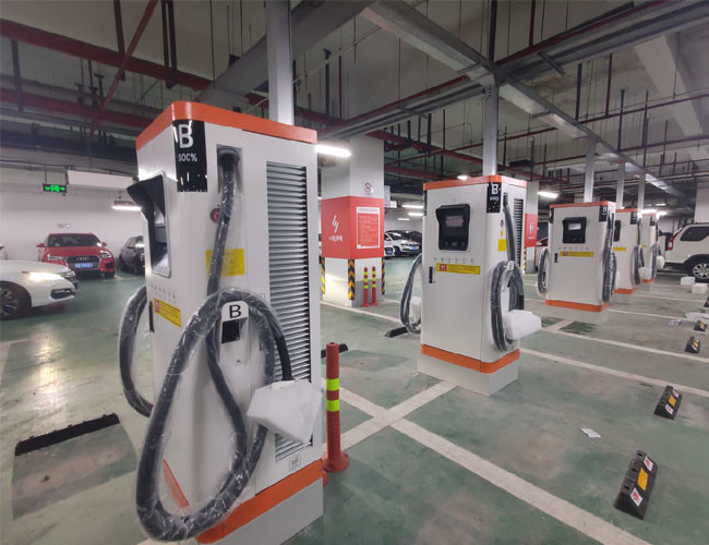 Laatste bedrijfscasus over Commerciële Parkeren EV het Laden Post